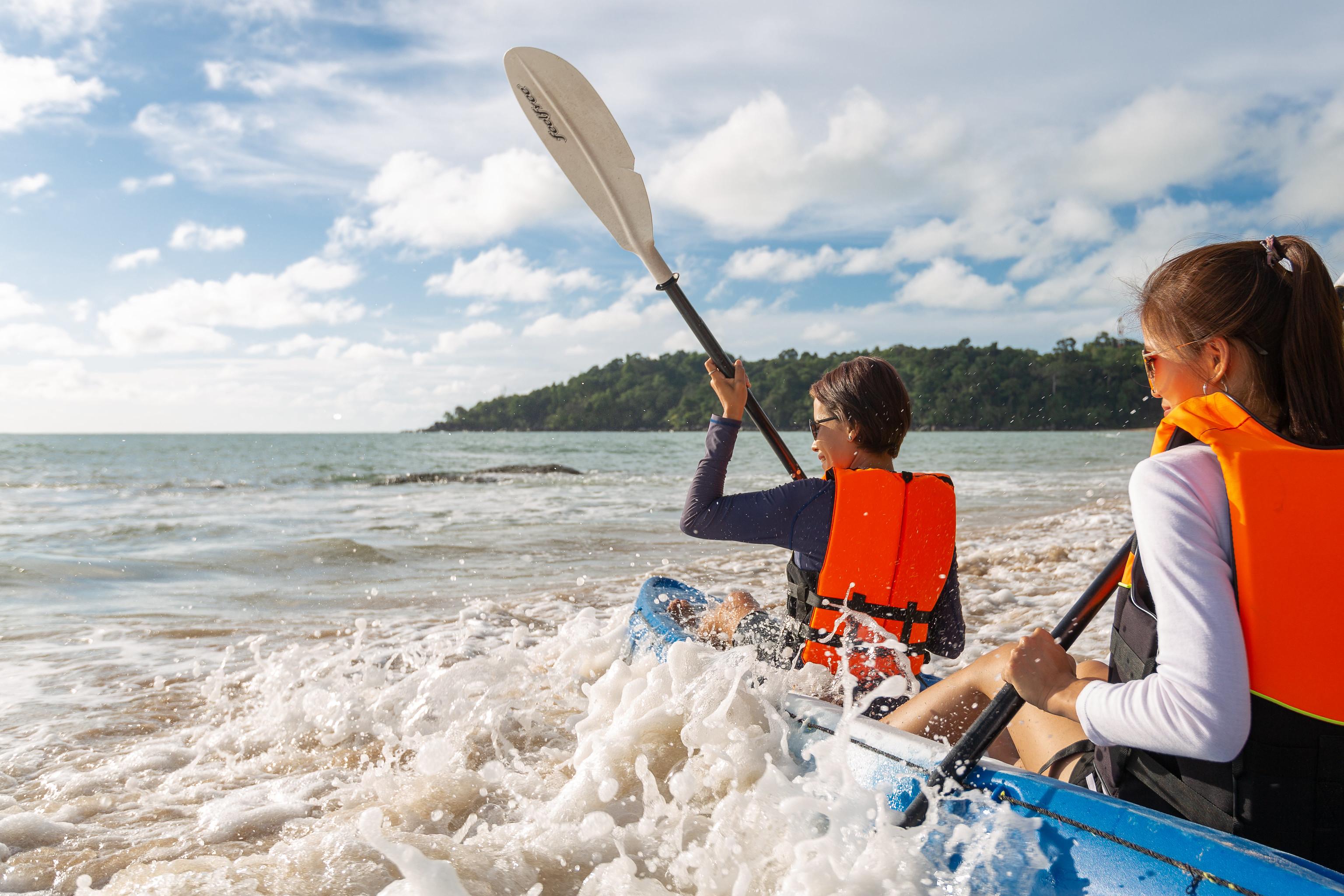 Khaolak Merlin Resort Кхаулак Экстерьер фото Kayaking at Desaru Coast